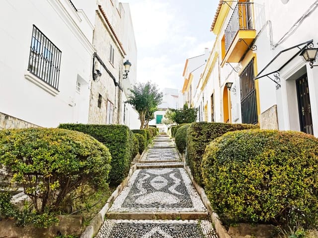 6 makuuhuone Huvila myytävänä paikassa Algeciras - 240 000 € (Ref: 9652047)