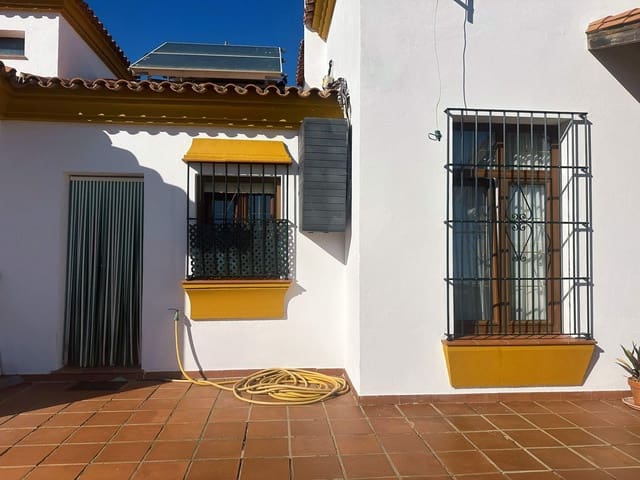 Finca/Casa Rural de 3 habitaciones en La Línea de la Concepción en venta con piscina - 400.000 € (Ref: 9677513)