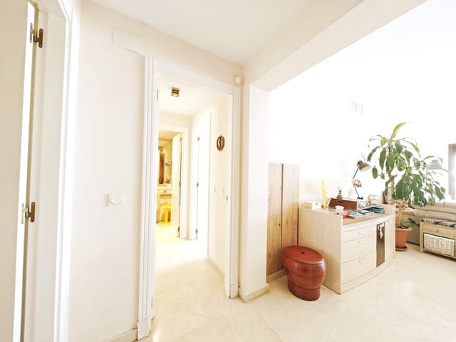 2 makuuhuone Huoneisto myytävänä paikassa La Alcaidesa mukana uima-altaan - 465 000 € (Ref: 9677514)