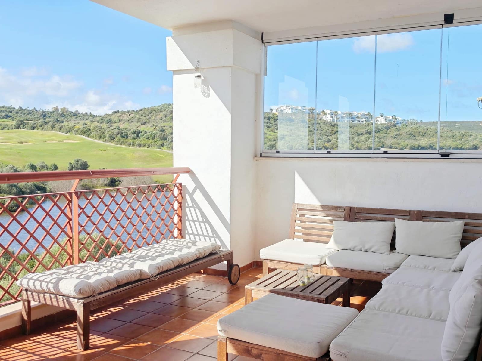 3 Zimmer Apartment zu verkaufen in La Alcaidesa mit Pool Garage - 350.000 € (Ref: 9679885)