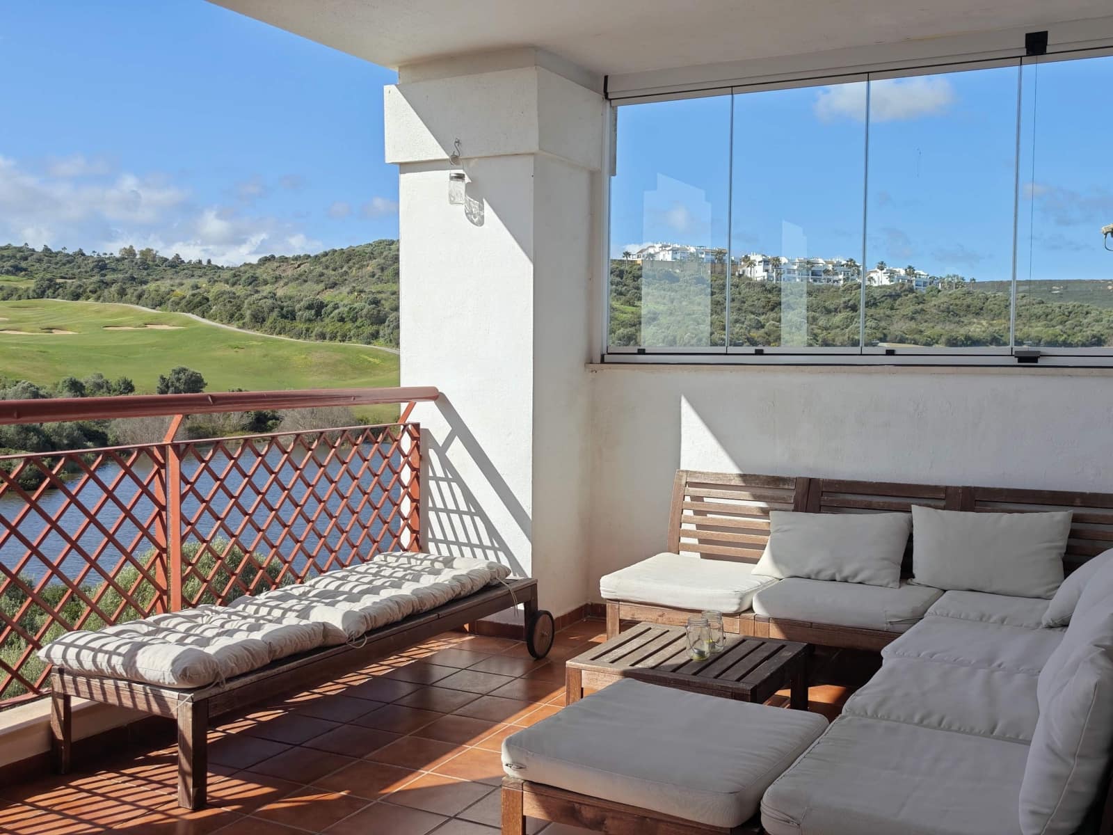 3 Zimmer Apartment zu verkaufen in La Alcaidesa mit Pool Garage - 350.000 € (Ref: 9679885)