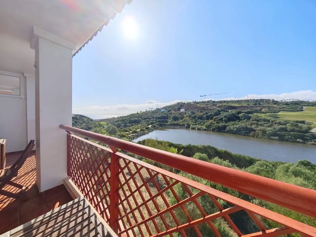 3 Zimmer Apartment zu verkaufen in La Alcaidesa mit Pool Garage - 350.000 € (Ref: 9679885)