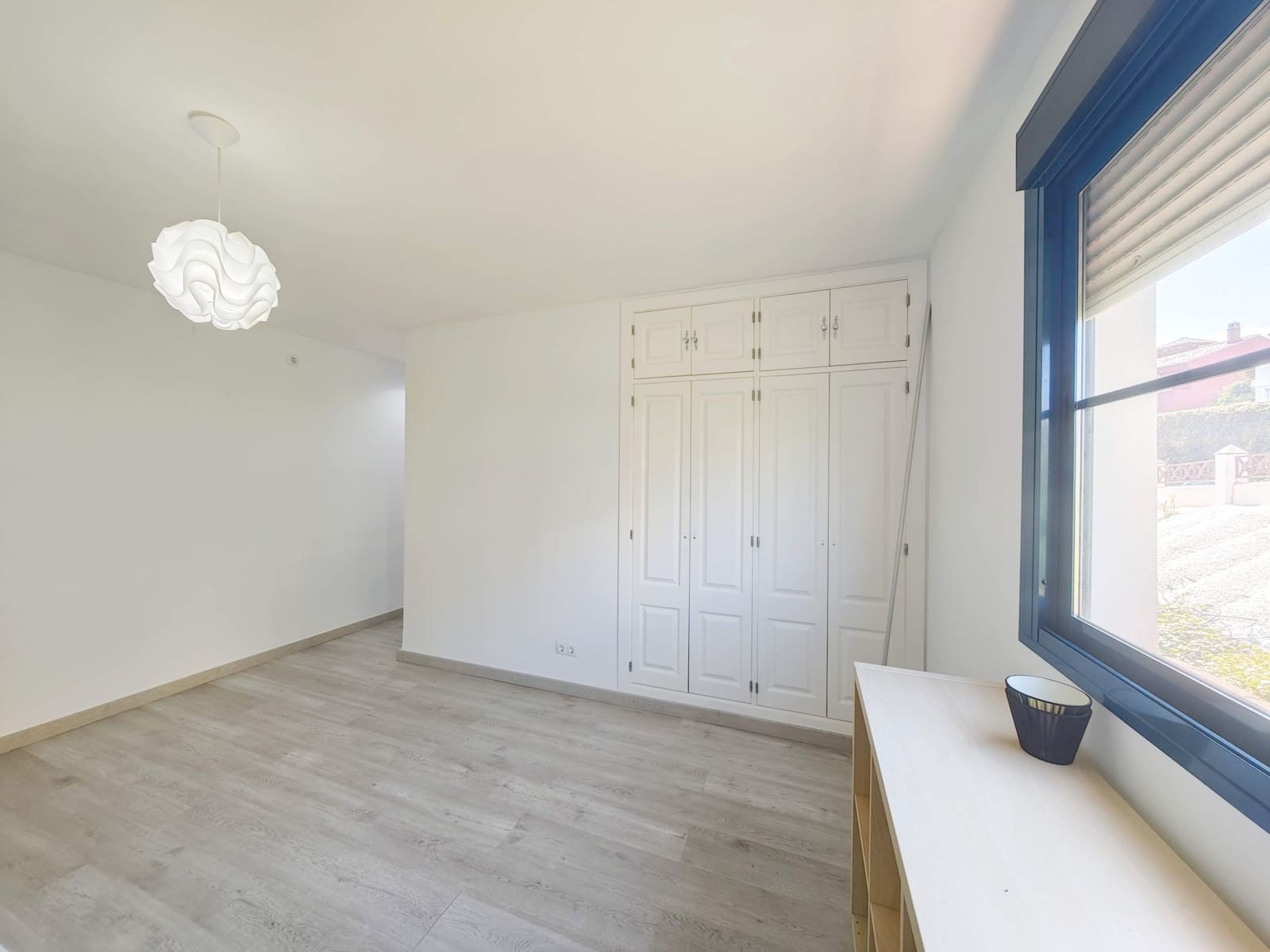 3 slaapkamer Appartement te koop in La Linea de la Concepcion met zwembad garage - € 390.000 (Ref: 9682502)