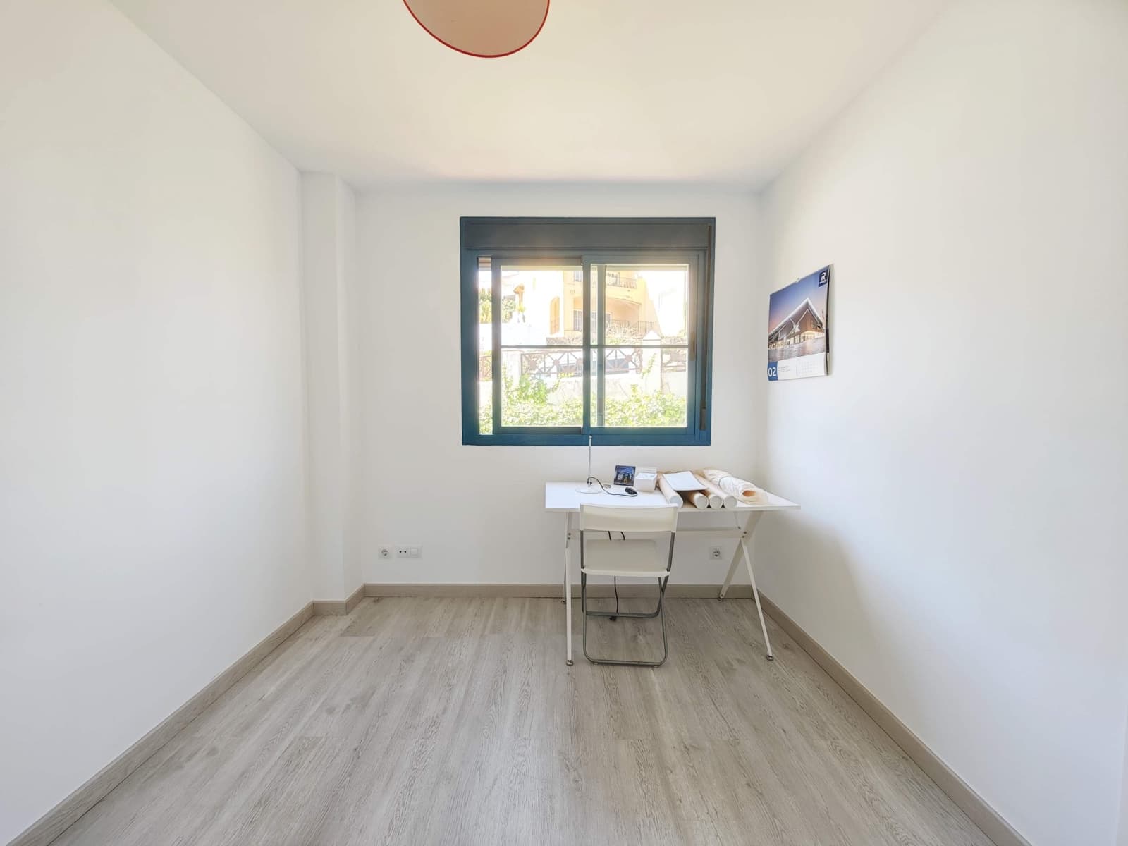 3 slaapkamer Appartement te koop in La Linea de la Concepcion met zwembad garage - € 390.000 (Ref: 9682502)