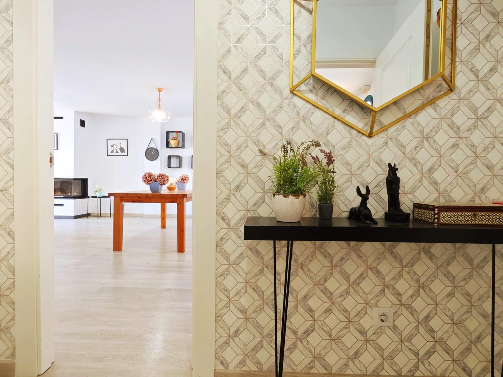 3 slaapkamer Appartement te koop in La Linea de la Concepcion met zwembad garage - € 390.000 (Ref: 9682502)