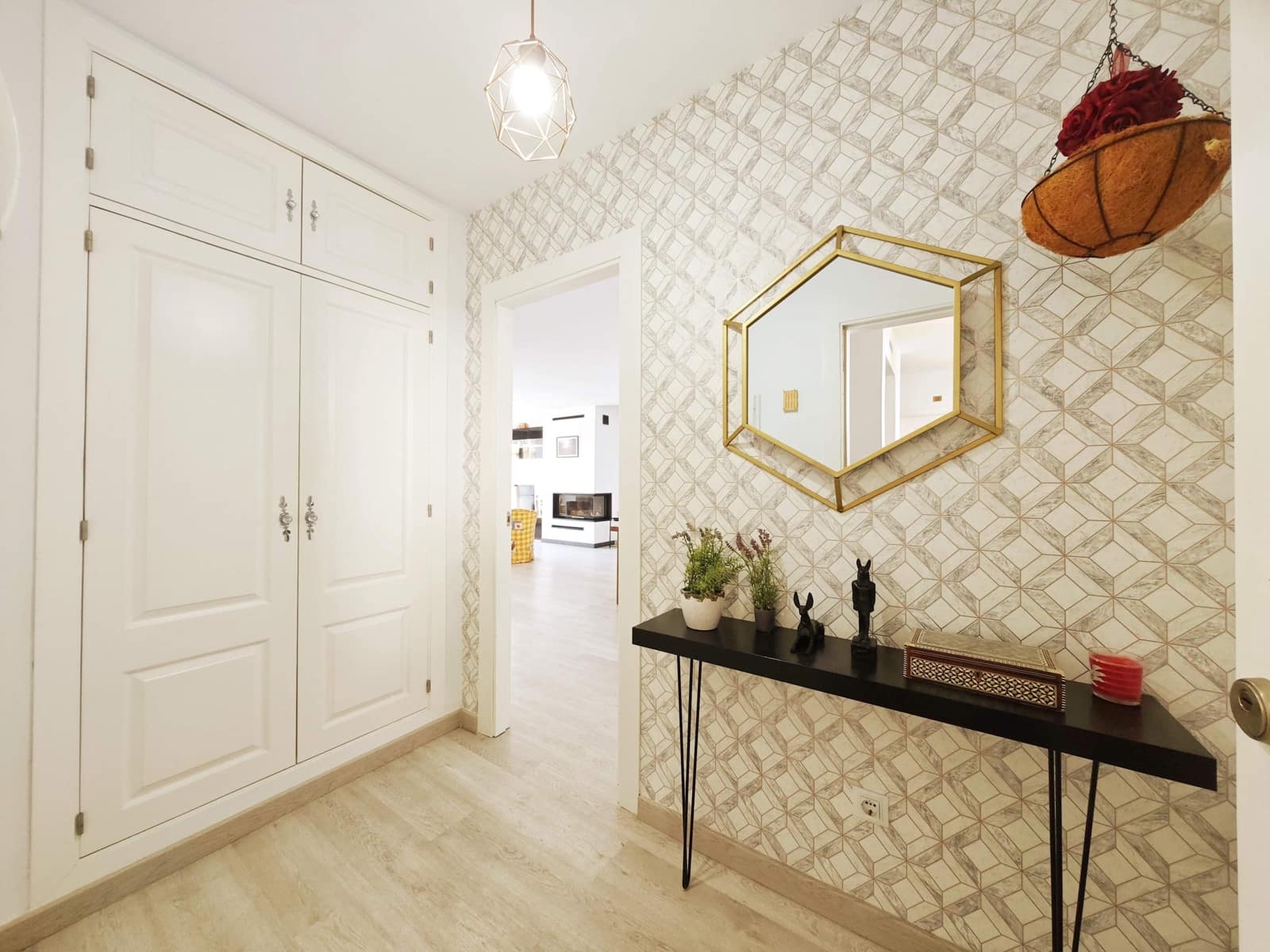 3 slaapkamer Appartement te koop in La Linea de la Concepcion met zwembad garage - € 390.000 (Ref: 9682502)