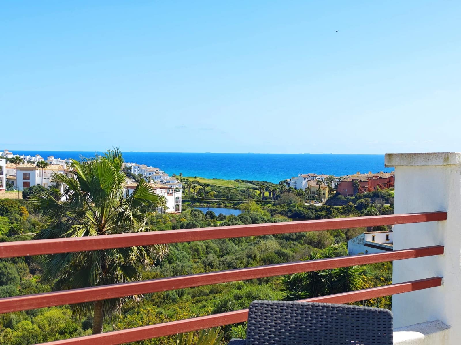 3 slaapkamer Appartement te koop in La Linea de la Concepcion met zwembad garage - € 390.000 (Ref: 9682502)