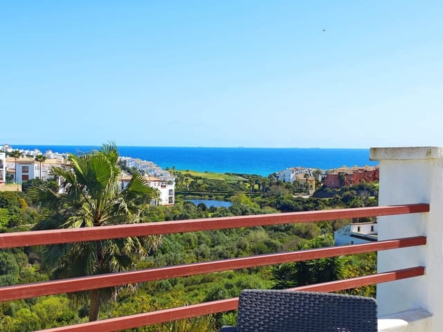 3 slaapkamer Appartement te koop in La Alcaidesa met zwembad garage - € 390.000 (Ref: 9682502)