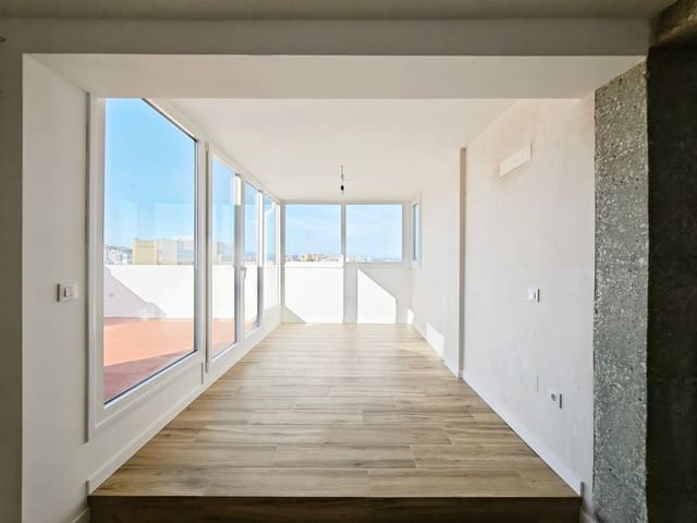 2 Zimmer Penthouse zu verkaufen in Algeciras - 220.000 € (Ref: 9683526)
