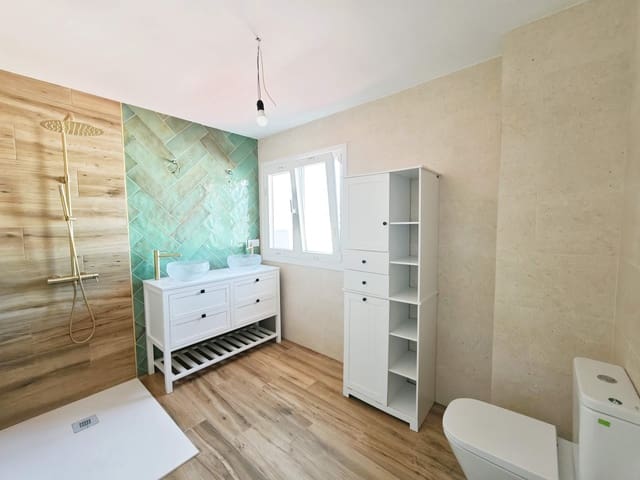 2 Zimmer Penthouse zu verkaufen in Algeciras - 220.000 € (Ref: 9683526)