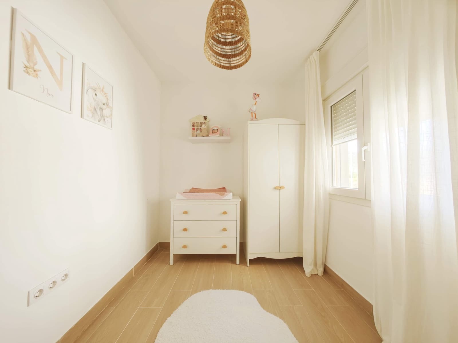 3 soveværelse Rækkehus til salg i La Linea de la Concepcion med swimmingpool garage - € 318.000 (Ref: 9698851)