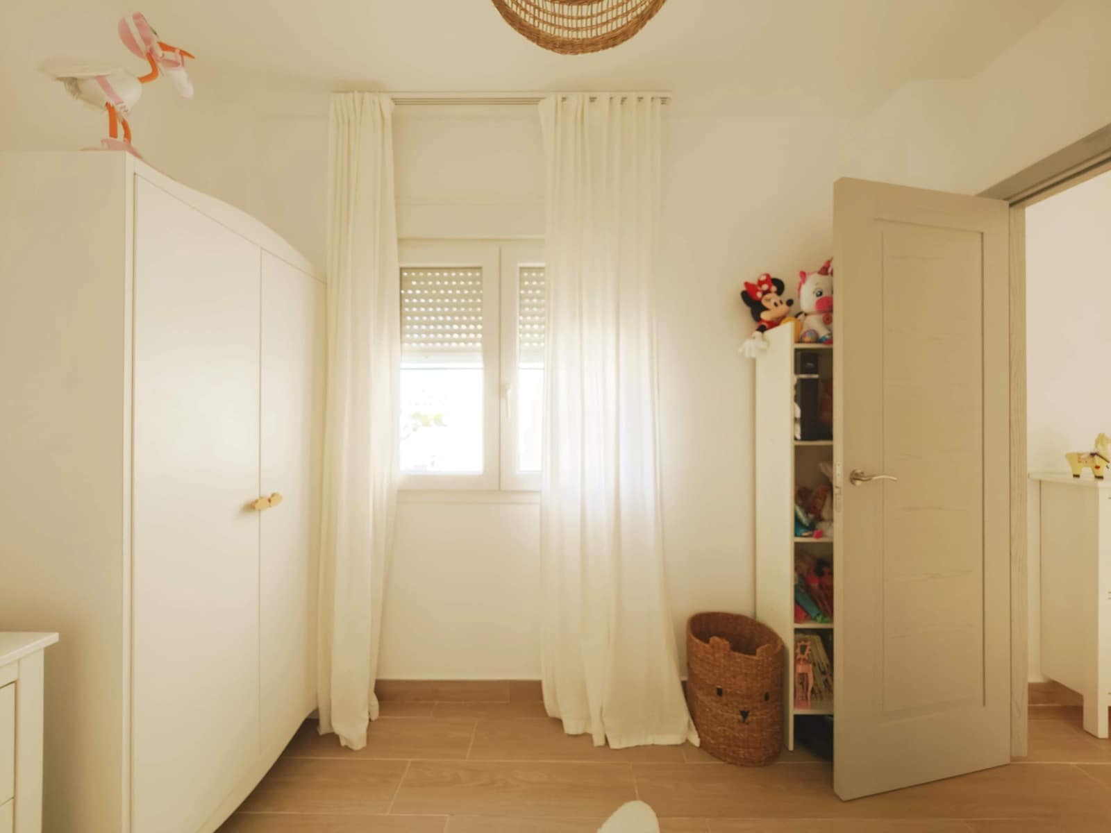 3 soveværelse Rækkehus til salg i La Linea de la Concepcion med swimmingpool garage - € 318.000 (Ref: 9698851)