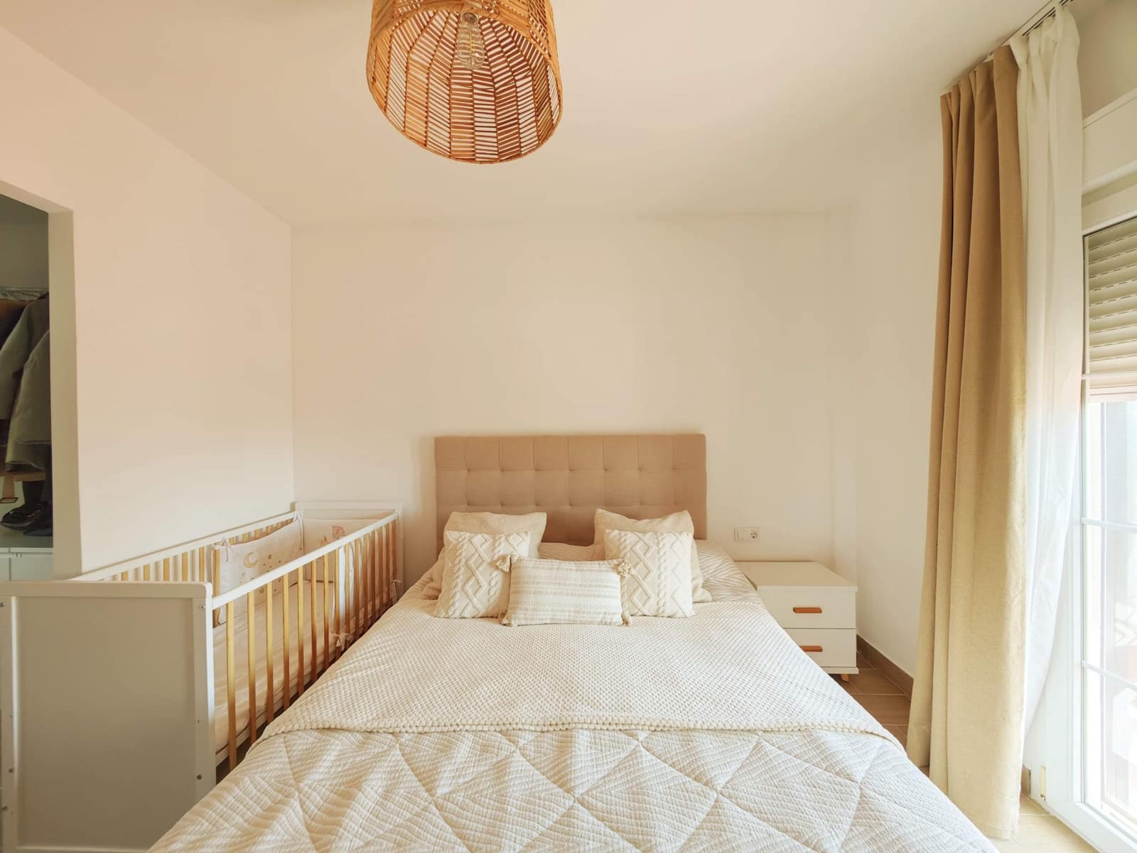 3 soveværelse Rækkehus til salg i La Linea de la Concepcion med swimmingpool garage - € 318.000 (Ref: 9698851)