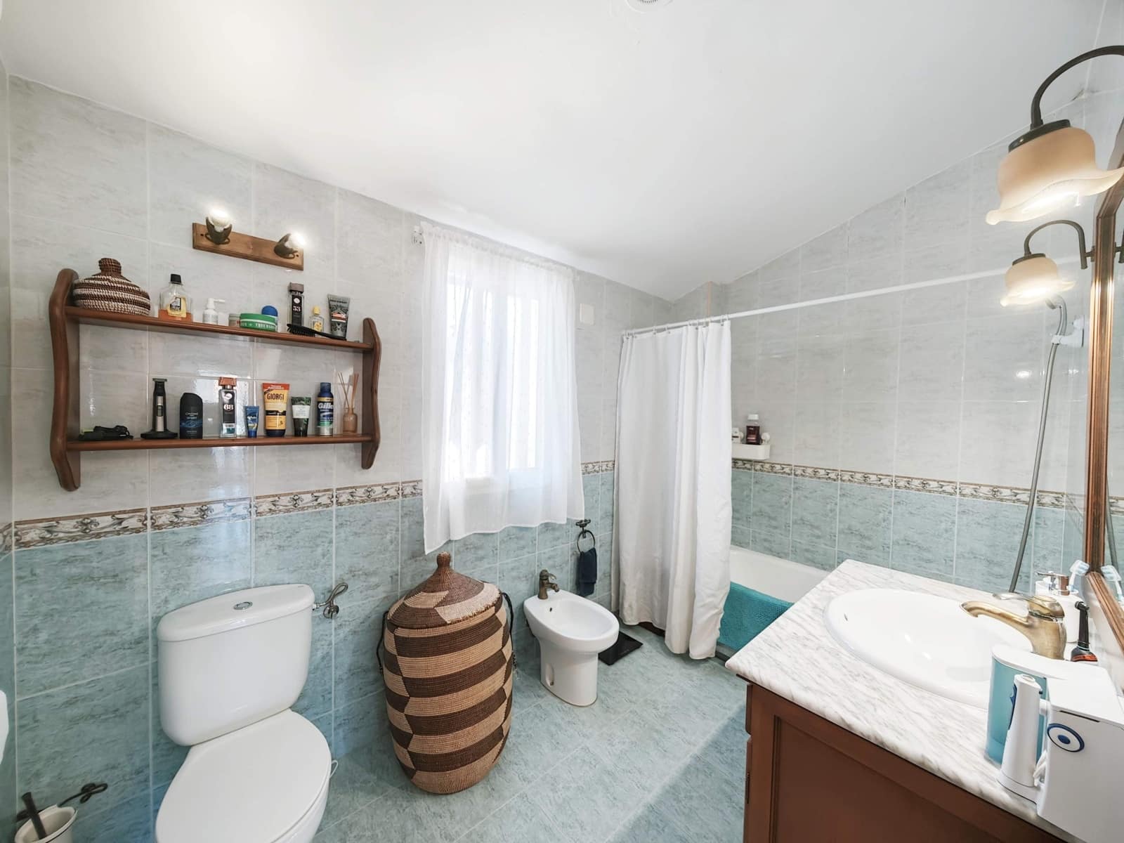 3 soveværelse Rækkehus til salg i La Linea de la Concepcion med swimmingpool garage - € 330.000 (Ref: 9701667)