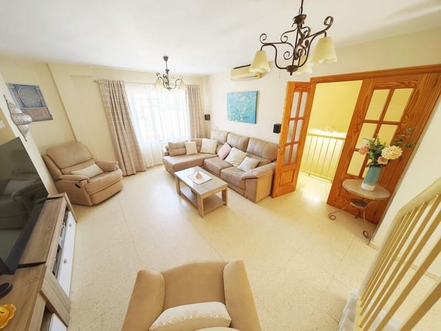 3 soveværelse Rækkehus til salg i El Zabal - Santa Margarita, La Línea de la Concepción med swimmingpool garage - € 330.000 (Ref: 9701667)