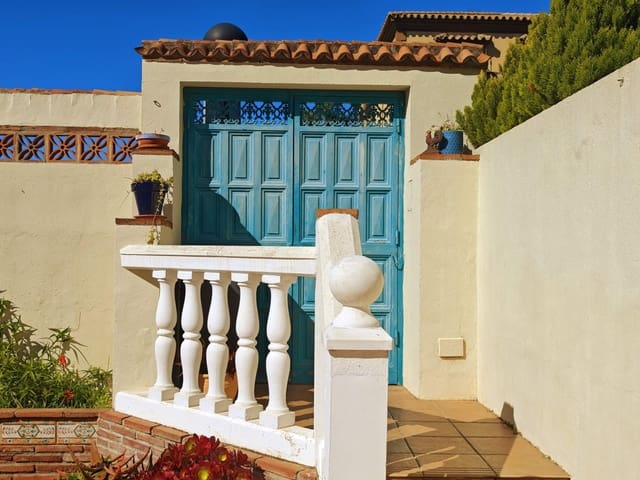 3 soveværelse Rækkehus til salg i El Zabal - Santa Margarita, La Línea de la Concepción med swimmingpool garage - € 330.000 (Ref: 9701667)