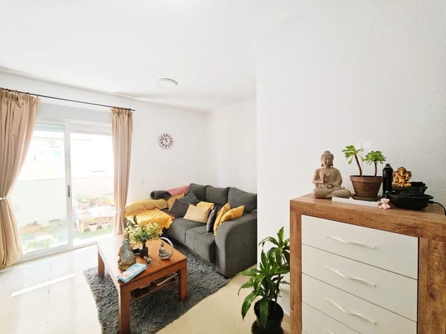 2 bedroom Flat for sale in Algeciras with pool garage - € 170,000 (Ref: 9719995)