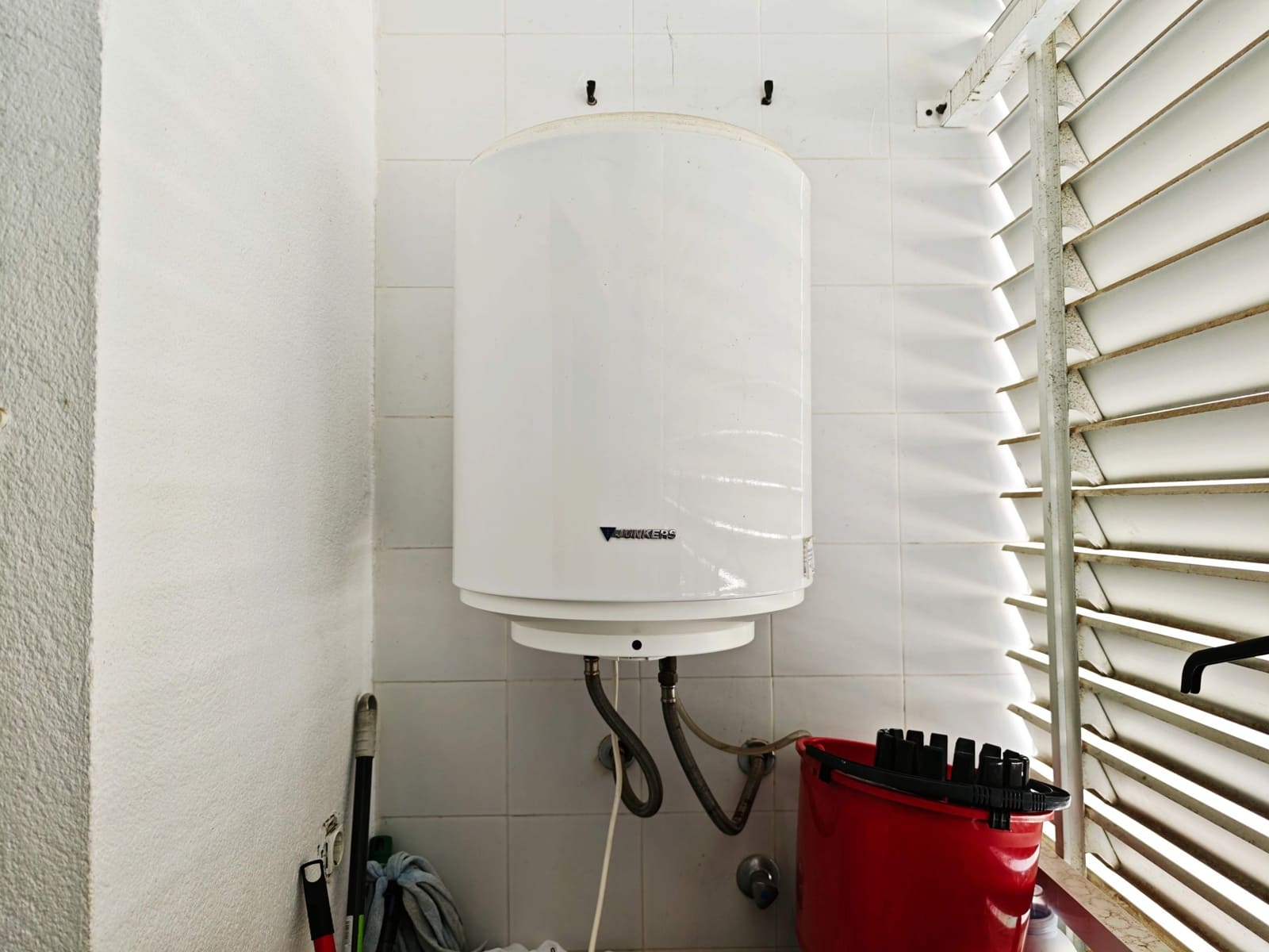 2 bedroom Flat for sale in Algeciras with pool garage - € 170,000 (Ref: 9719995)