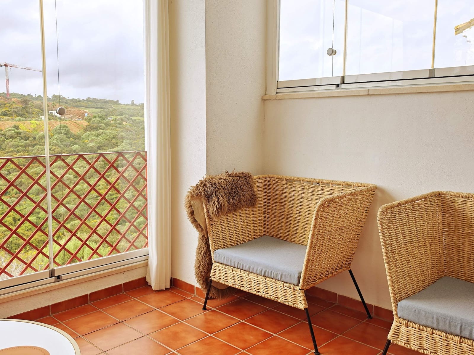 2 bedroom Apartment for rent in La Alcaidesa with pool garage - € 1,350 (Ref: 9719996)