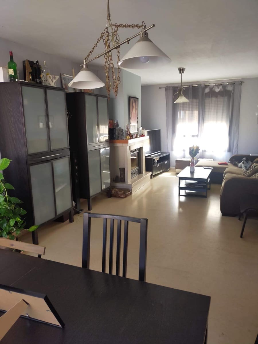 4 bedroom Villa for sale in La Linea de la Concepcion with pool garage - € 440,000 (Ref: 9726665)