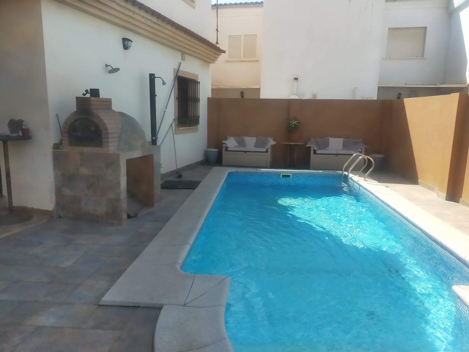 4 bedroom Villa for sale in La Linea de la Concepcion with pool garage - € 440,000 (Ref: 9726665)