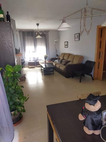 4 makuuhuone Huvila myytävänä paikassa La Línea de la Concepción mukana uima-altaan 
autotalli - 440 000 € (Ref: 9726665)