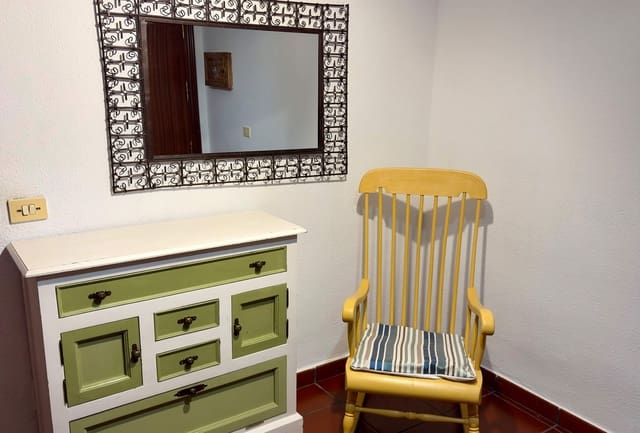 Adosado de 3 habitaciones en La Línea de la Concepción en venta - 245.000 € (Ref: 9732159)