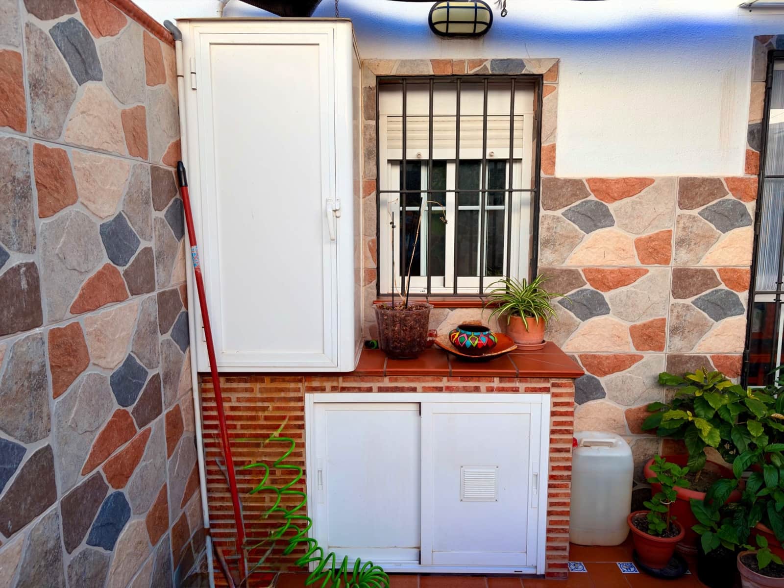 3 bedroom Terraced Villa for sale in La Linea de la Concepcion - € 245,000 (Ref: 9732159)