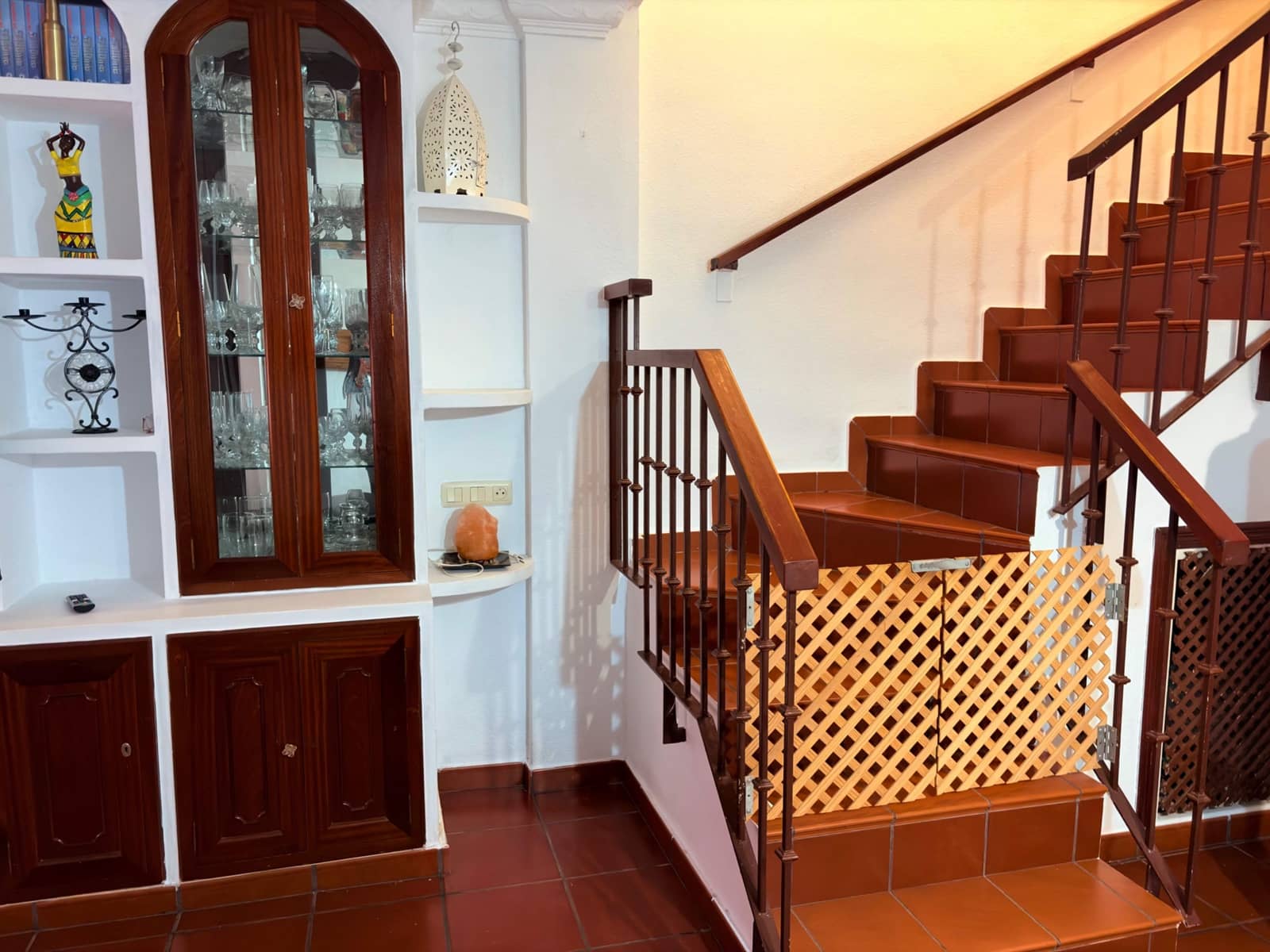 3 bedroom Terraced Villa for sale in La Linea de la Concepcion - € 245,000 (Ref: 9732159)