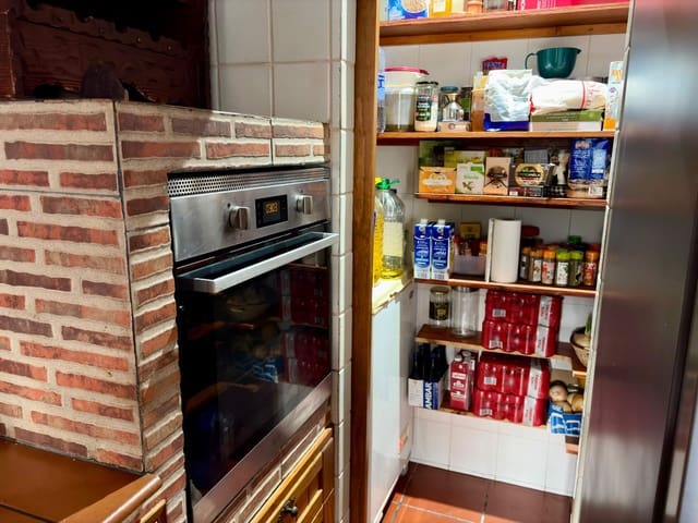 Adosado de 3 habitaciones en La Línea de la Concepción en venta - 245.000 € (Ref: 9732159)