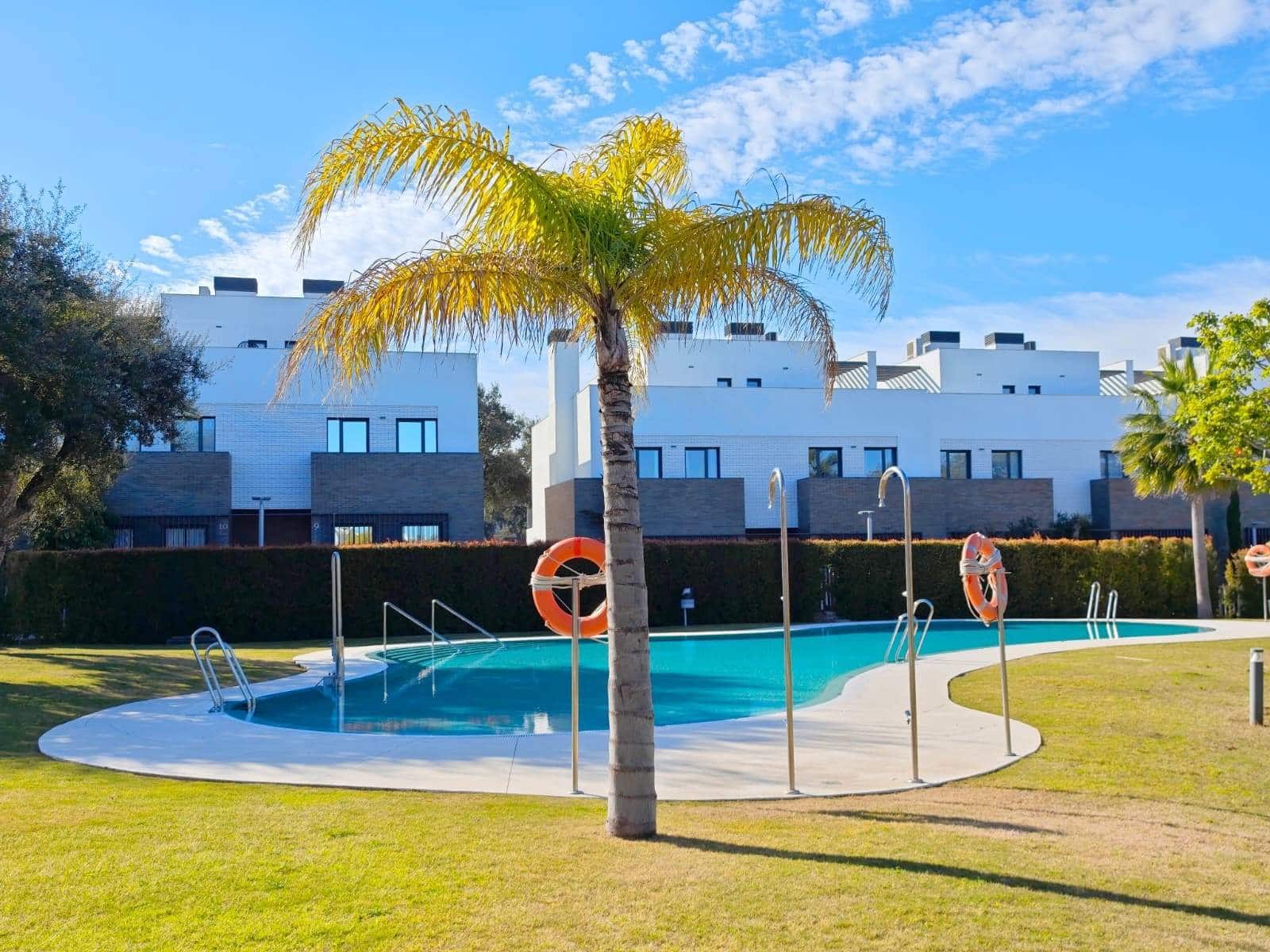 3 bedroom Terraced Villa for sale in Sotogrande with pool garage - € 765,000 (Ref: 9735612)