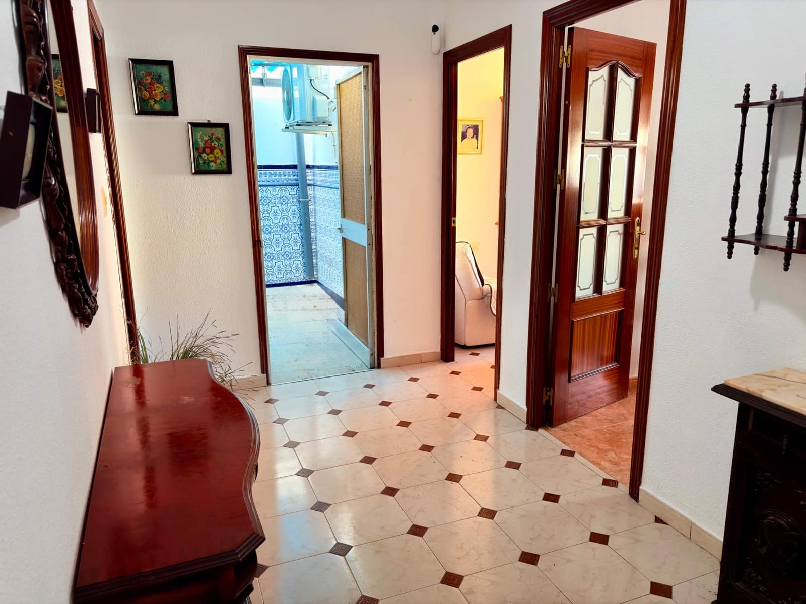 3 bedroom Flat for sale in La Linea de la Concepcion - € 180,000 (Ref: 9738587)