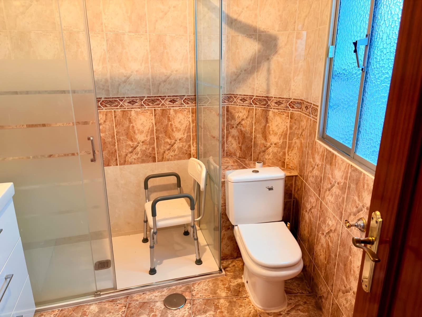 3 bedroom Flat for sale in La Linea de la Concepcion - € 180,000 (Ref: 9738587)