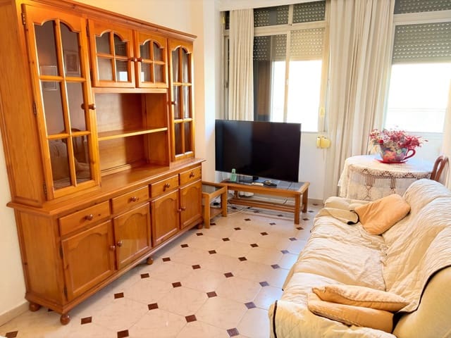 Piso de 3 habitaciones en La Línea de la Concepción en venta - 180.000 € (Ref: 9738587)