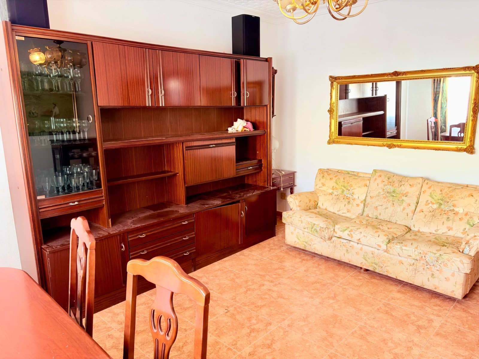 3 bedroom Flat for sale in La Linea de la Concepcion - € 180,000 (Ref: 9738587)