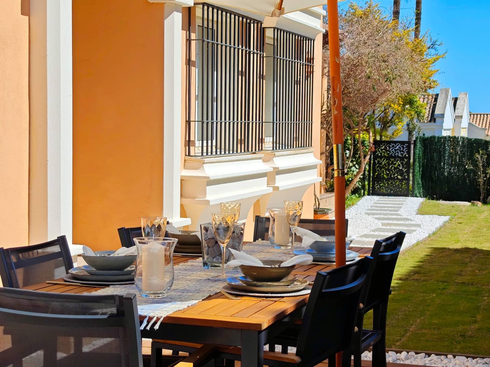 3 sovrum Semi-fristående Villa till salu i La Linea de la Concepcion med pool - 620 000 € (Ref: 9744004)