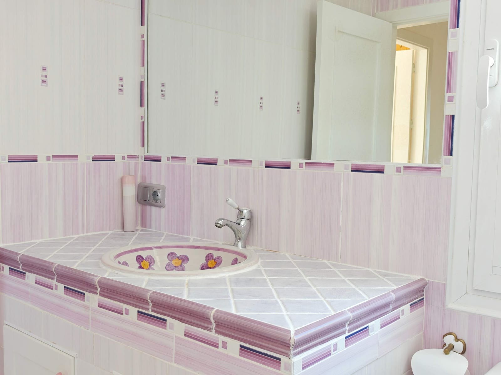 3 sovrum Semi-fristående Villa till salu i La Linea de la Concepcion med pool - 620 000 € (Ref: 9744004)