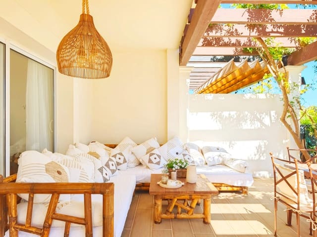 3 sovrum Semi-fristående Villa till salu i La Alcaidesa med pool - 620 000 € (Ref: 9744004)