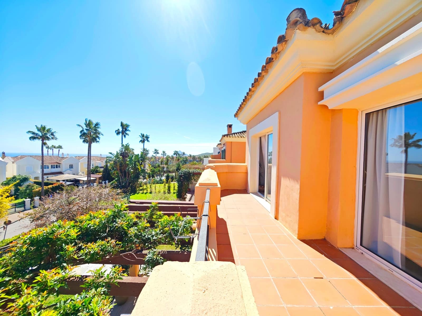 3 sovrum Semi-fristående Villa till salu i La Linea de la Concepcion med pool - 620 000 € (Ref: 9744004)