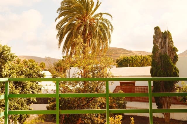 4 soveværelse Villa til salg i Yaiza med garage - € 495.000 (Ref: 9755706)