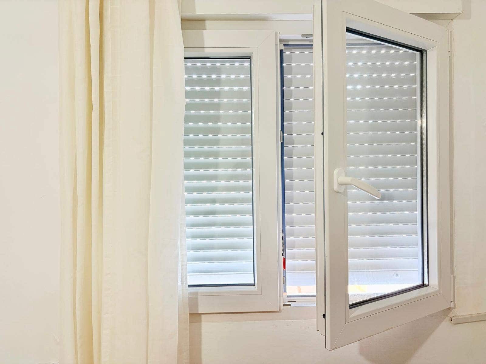 3 bedroom Flat for sale in La Linea de la Concepcion - € 150,000 (Ref: 9770692)