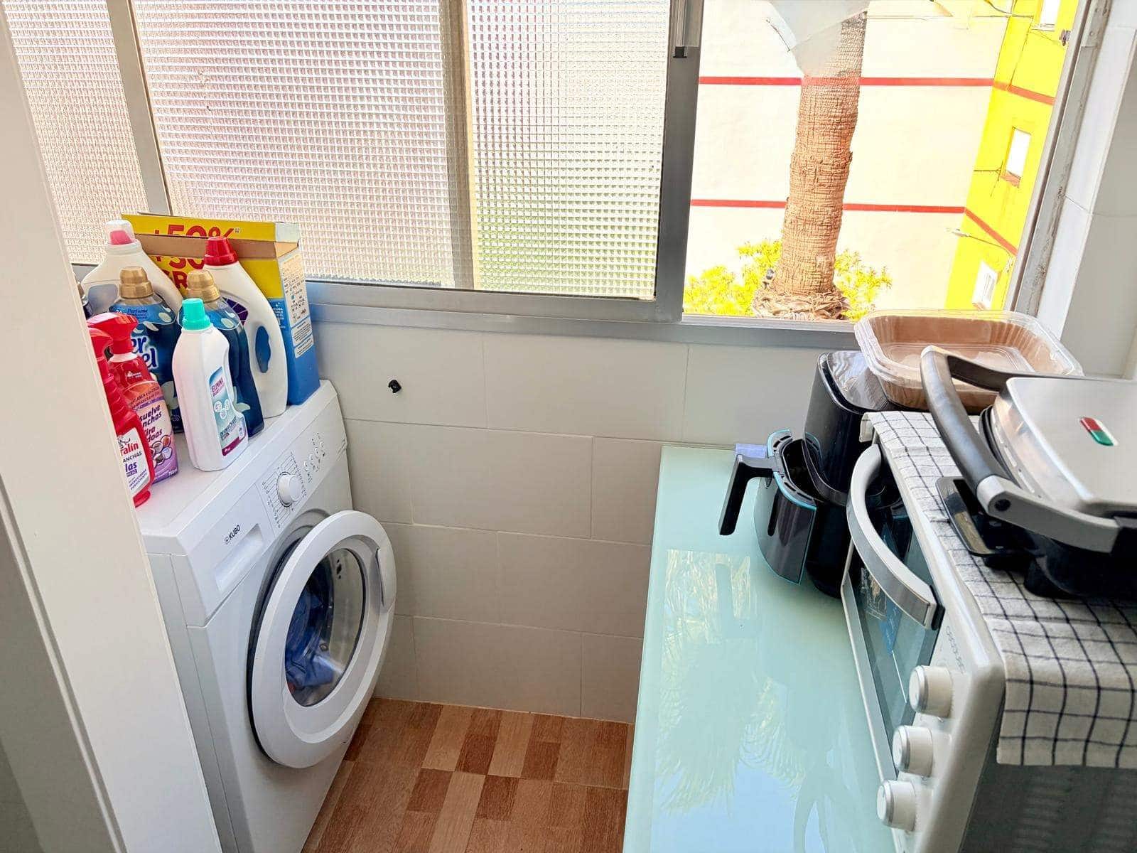 3 bedroom Flat for sale in La Linea de la Concepcion - € 150,000 (Ref: 9770692)