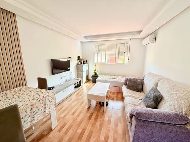 3 makuuhuone Asunto myytävänä paikassa La Línea de la Concepción - 150 000 € (Ref: 9770692)