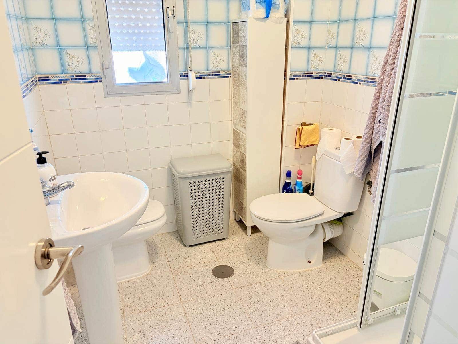 3 bedroom Flat for sale in La Linea de la Concepcion - € 150,000 (Ref: 9770692)