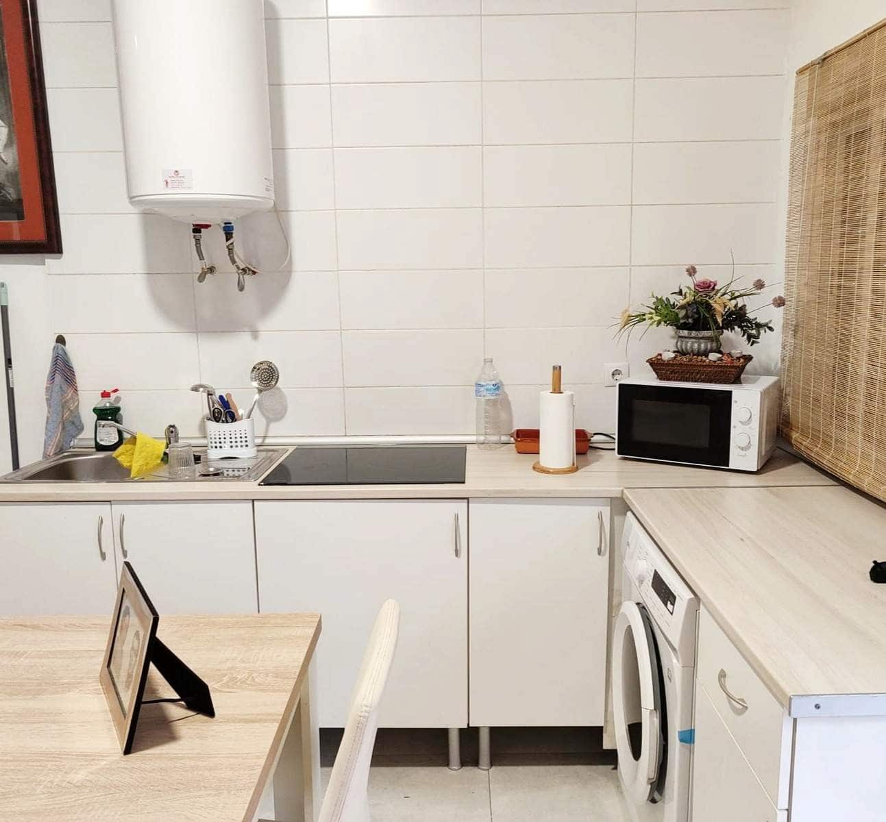 2 makuuhuone Huoneisto myytävänä paikassa La Linea de la Concepcion - 160 000 € (Ref: 9770693)