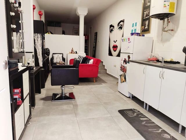 2 makuuhuone Huoneisto myytävänä paikassa La Línea de la Concepción - 160 000 € (Ref: 9770693)