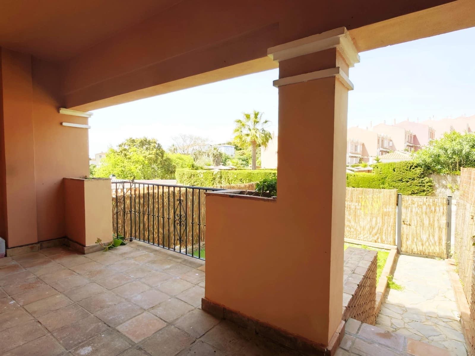 3 sovrum Radhus till salu i La Linea de la Concepcion med pool garage - 315 000 € (Ref: 9783159)