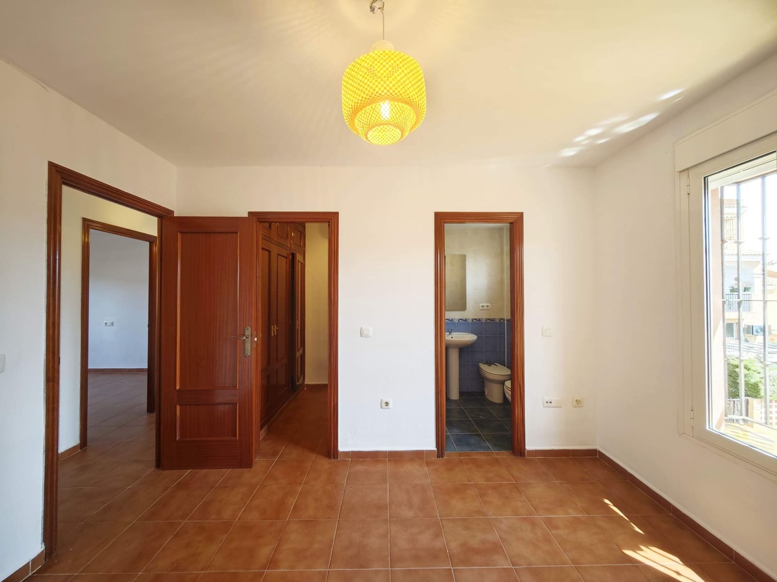 3 sovrum Radhus till salu i La Linea de la Concepcion med pool garage - 315 000 € (Ref: 9783159)