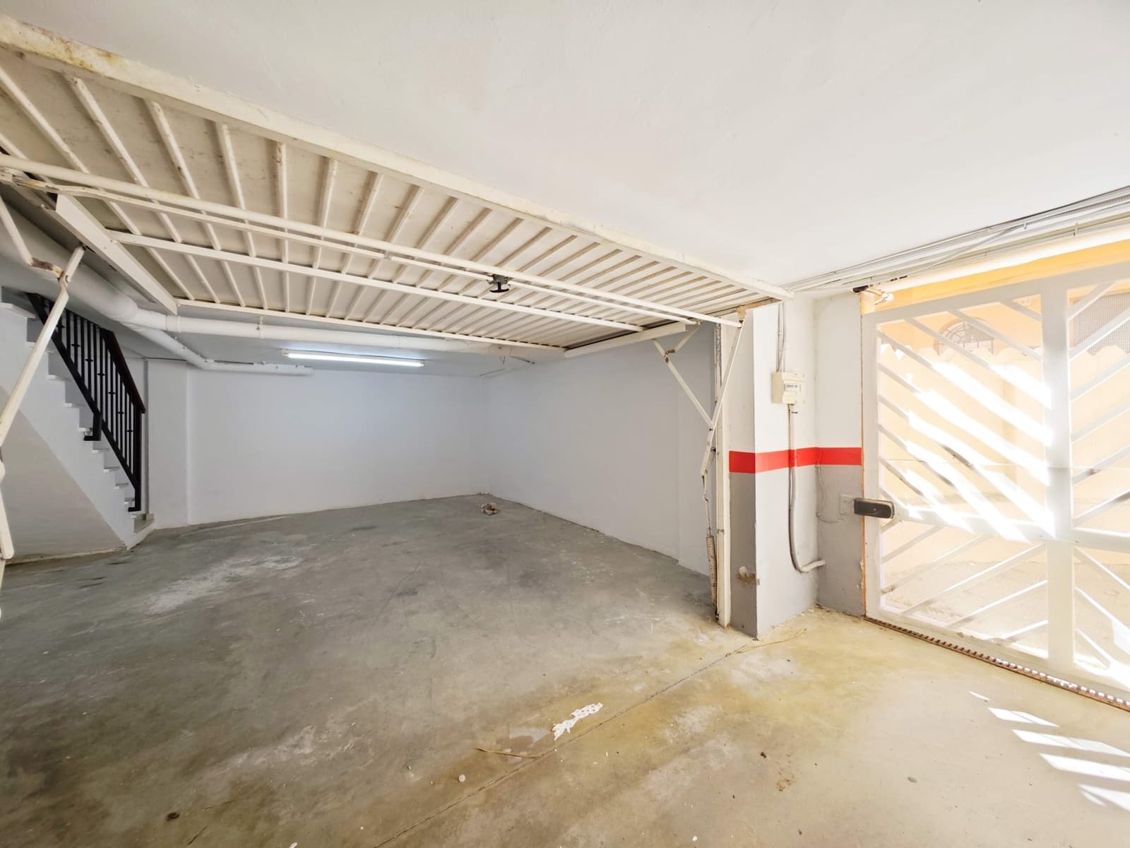 3 sovrum Radhus till salu i La Linea de la Concepcion med pool garage - 315 000 € (Ref: 9783159)