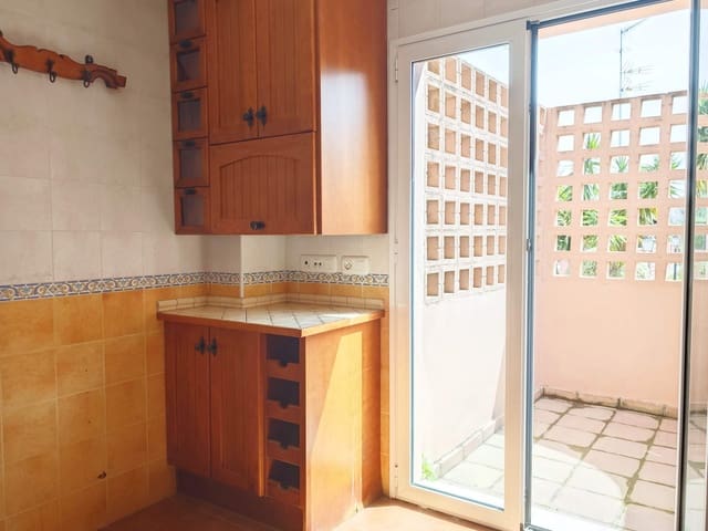 3 sovrum Radhus till salu i La Línea de la Concepción med pool garage - 315 000 € (Ref: 9783159)